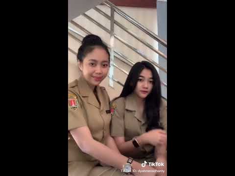 tik-tok-compilation-(dj-tari-ubur-ubur)