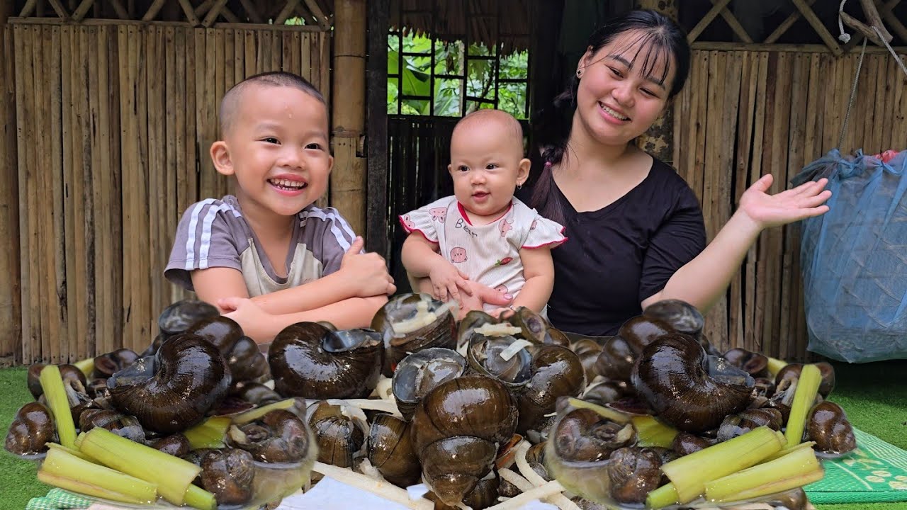 Охота на ручьевых улиток! Мамин вкусный рецепт салата из улиток с чили и побегами бамбука.