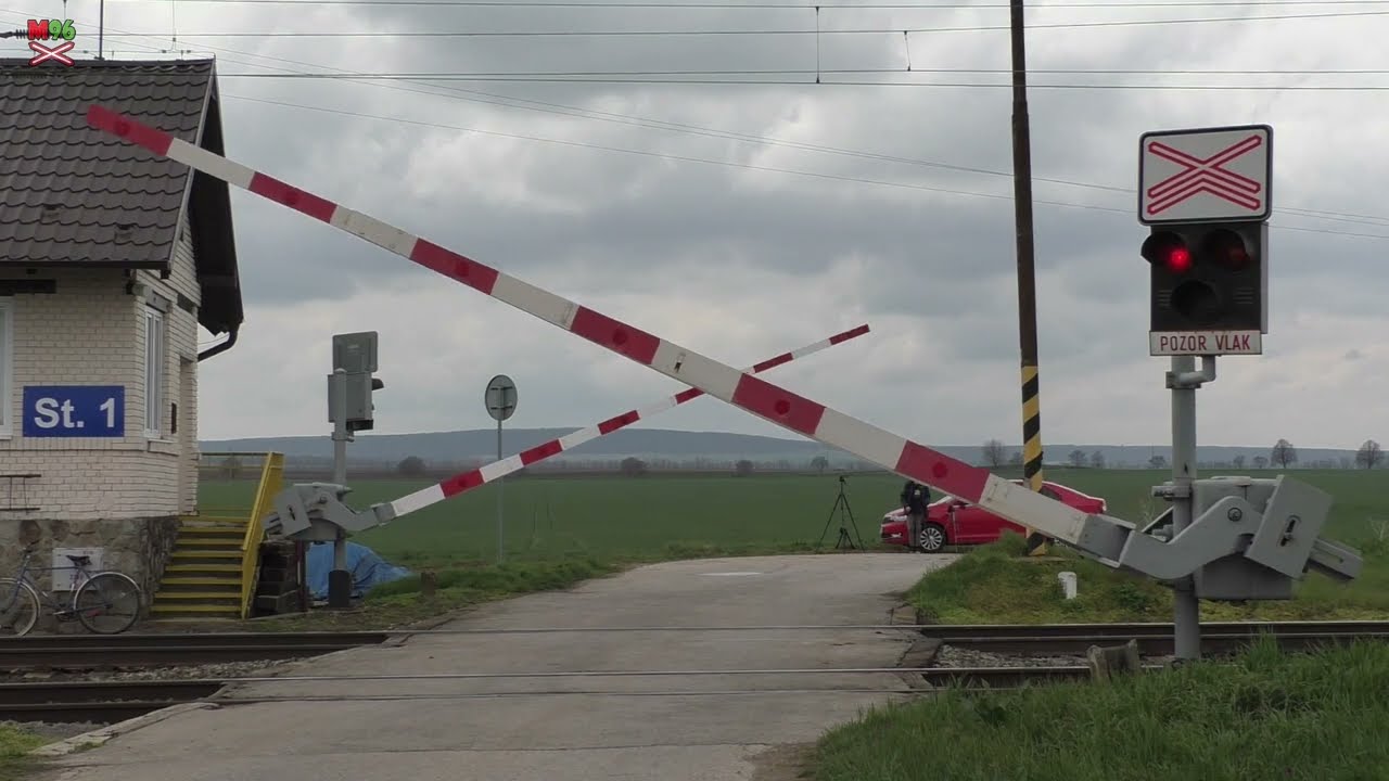 Železničné priecestie Strekov [SP2023] - 9.4.2023 / Železniční přejezd / Slovak railroad crossing