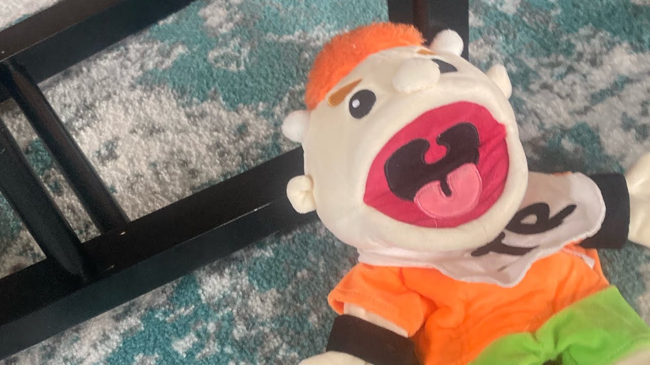 My first puppet (jumpscare) (SML)