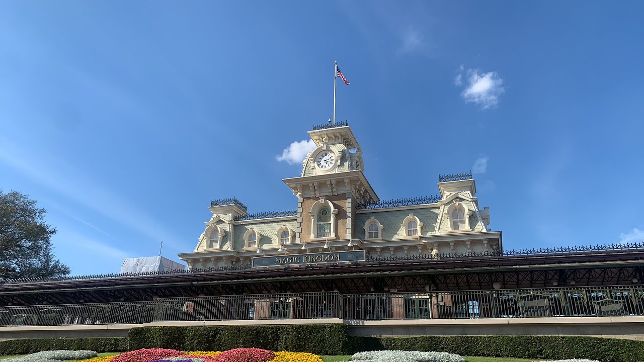 🔴LIVE At Disney’s Magic Kingdom | Last Day Before March 2020 Closure