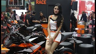 Geboy SPG Cantik Curi Perhatian Pengunjung IMOS 2018