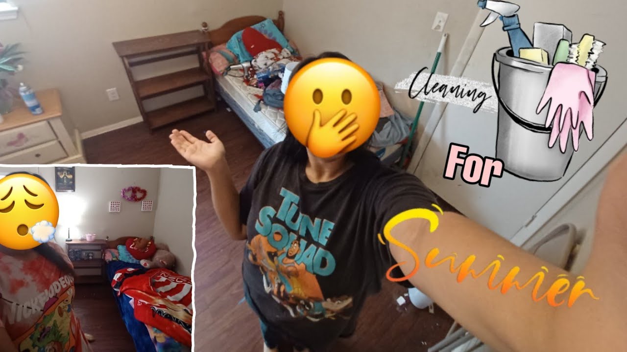 Cleaning out My Room For the Summer - YouTube