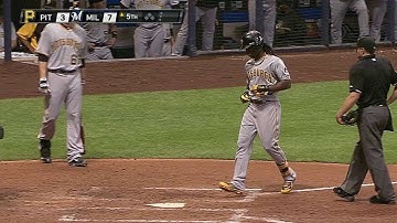 PIT@MIL: McCutchen jacks 19th home run of the season