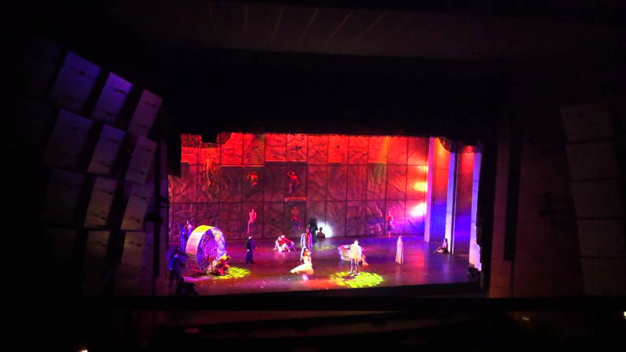 Bella - Notre Dame de Paris - Milano Arcimboldi