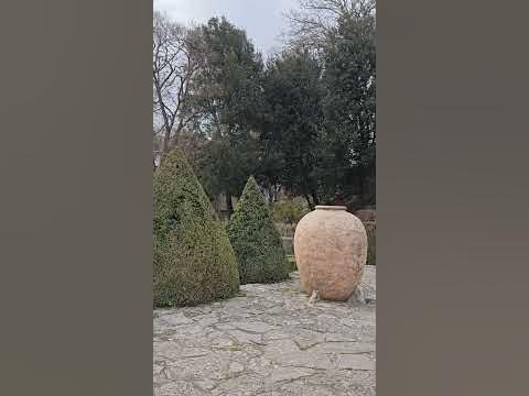 Градината на двореца до гр. Балчик! - YouTube