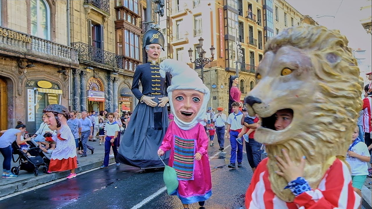 Kalejira de los gigantes de Bilbao por el Casco Viejo. Aste Nagusia 2018.