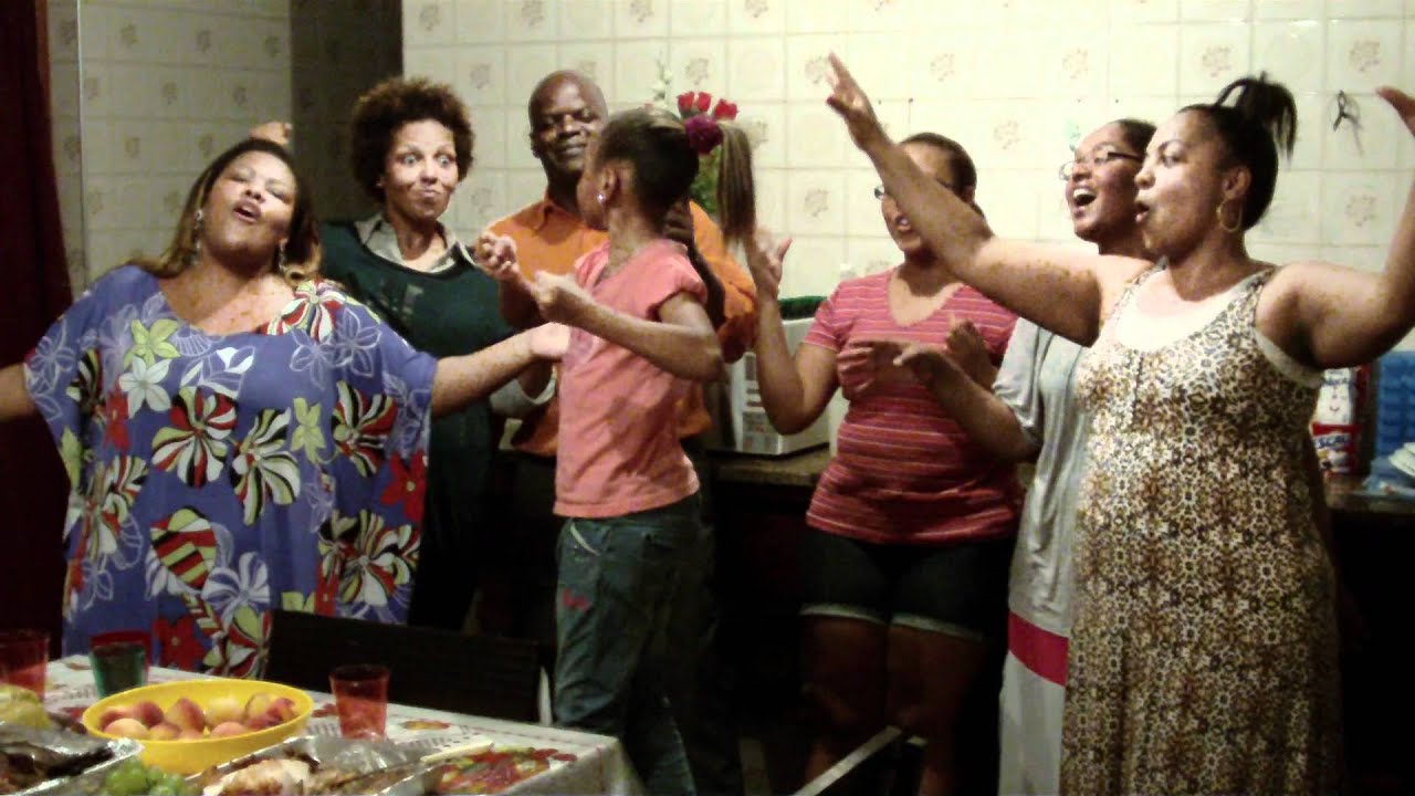 FAT FAMILY - CANTATA DE NATAL NA COZINHA DA DONA NELITA - SEM CORTES!