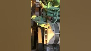 Volvo vnl 860  cambiando la Corea del motor  belt change