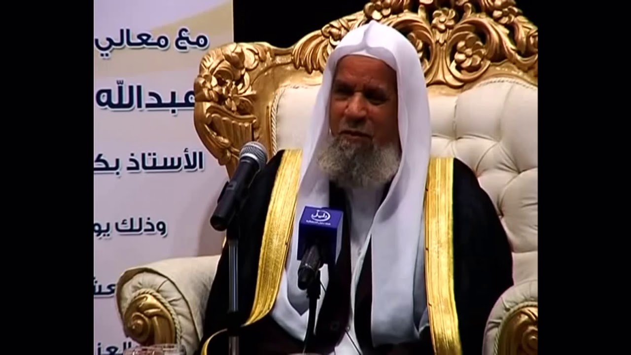 موقف طريف للشيخ د. عبدالله الركبان مع طلاب الجامعة.