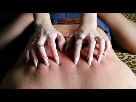 Фото ногти на спине. Ногтями по спине. Расцарапанная спина ногтями. Массаж ногтями по спине