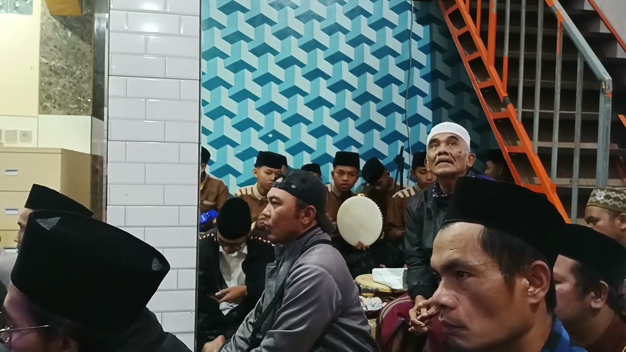 Nadhoman dan Asmaul Husna Diiringi Hadroh Alif Syuro Ponpes Ariful Huda Garut