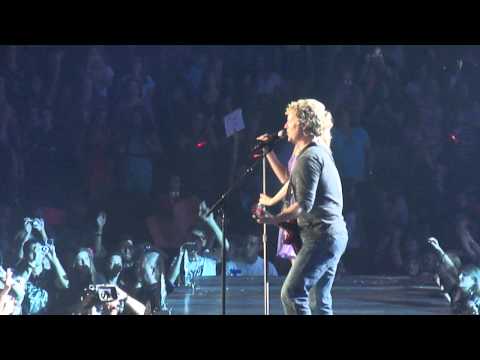 Taylor Swift Speak Now Tour 2011 - Taylor and Tal Bachman singing She's So High