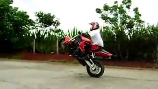 Demi Tour En Moto Sur La Roue Avant