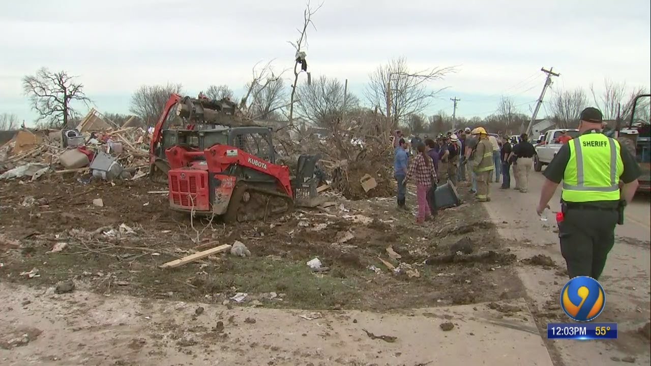 Clean up continues days after tornadoes devastate Tennessee - YouTube