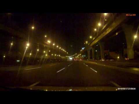 國道1高速公路 中壢路段 2016/06/17 23:09 翻車 車禍影片