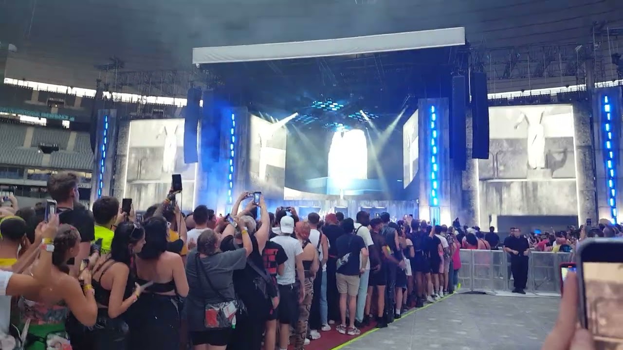 Lady Gaga - Bad Romance - Just Dance - Poker Face - Chromatica 1 + Alice. Live Stade de France Paris