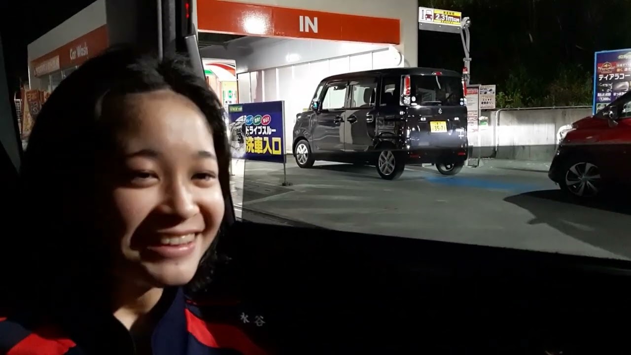 RISA NASUTION,,CUCI DALAM MOBIL,