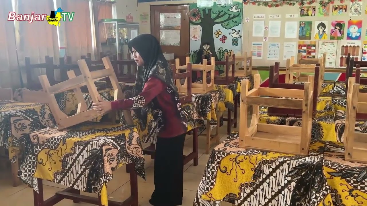 ATUR KAWASAN BEBAS ROKOK DAN RUANG KHUSUS MEROKOK