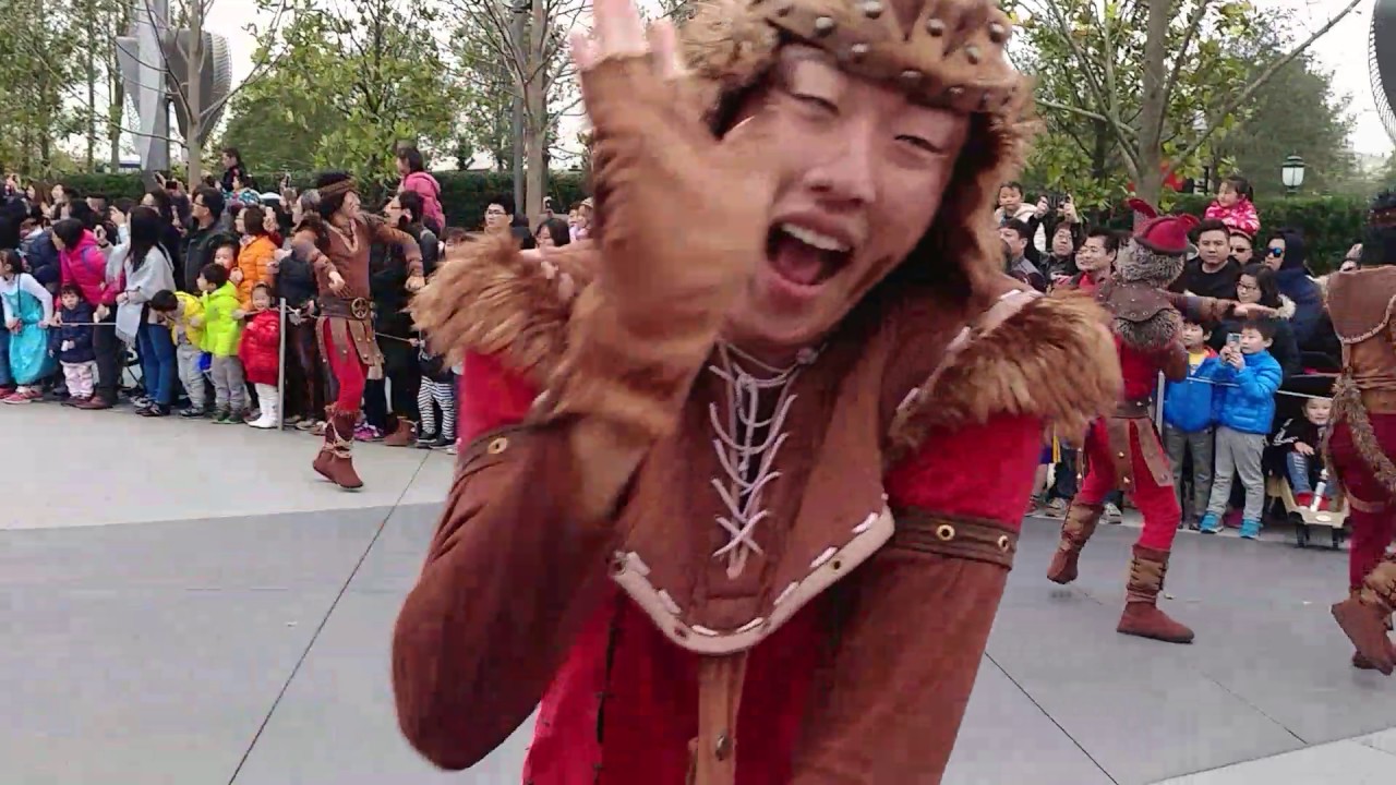 상하이 디즈니랜드 캐릭터 퍼레이드