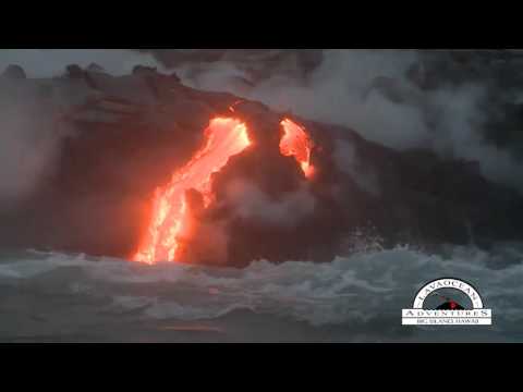 volcano-boat-tour-see-lava-in-hawaii