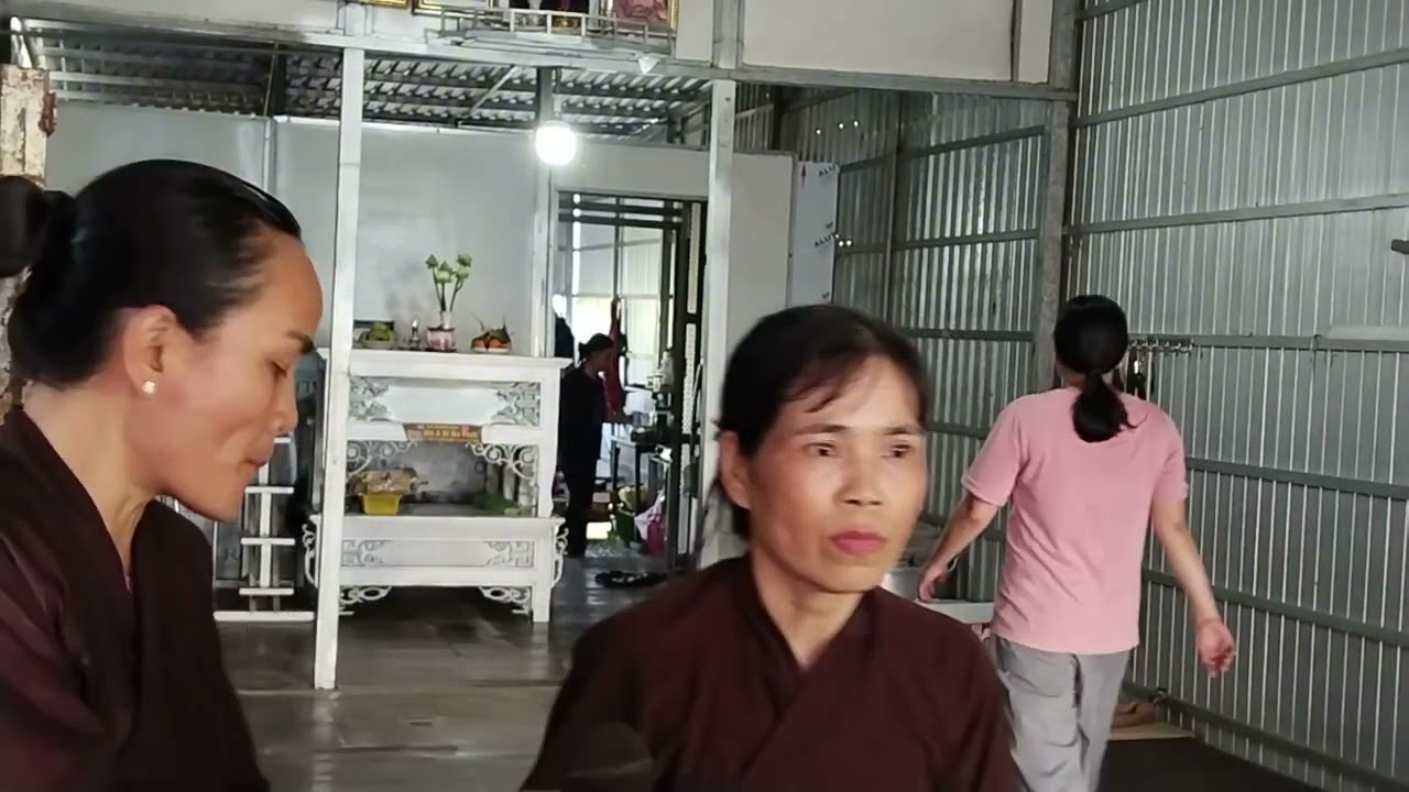 17. (2). Buổi đọc giảng có mặt độc giảng viên An Giang nam và nữ