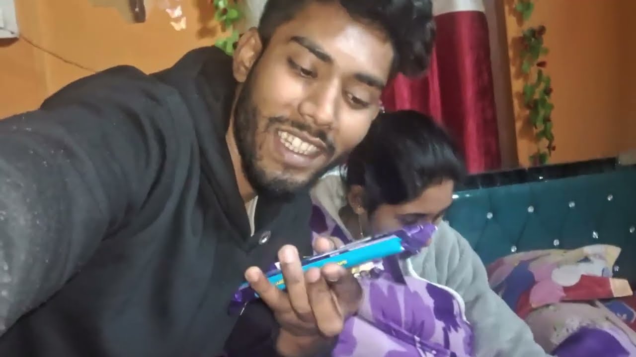 laiph mein pahalee baar chokalet gipht kiya mere vaiph ko aaj mainne