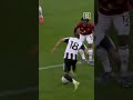 Osula fechou desta forma o jogo contra o Man United 🤯