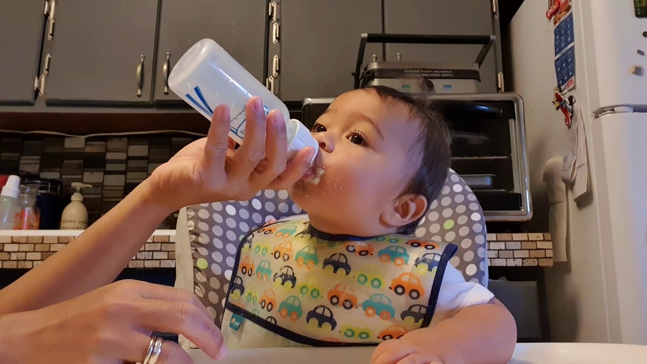 Baby Eating Oatmeal at 7 months Happy Baby Meals Ethan Everyday