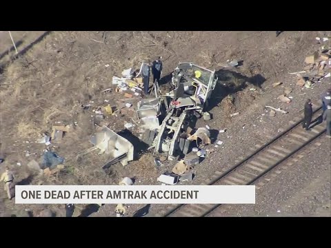 Missouri driver dead after being struck by Amtrak train - YouTube