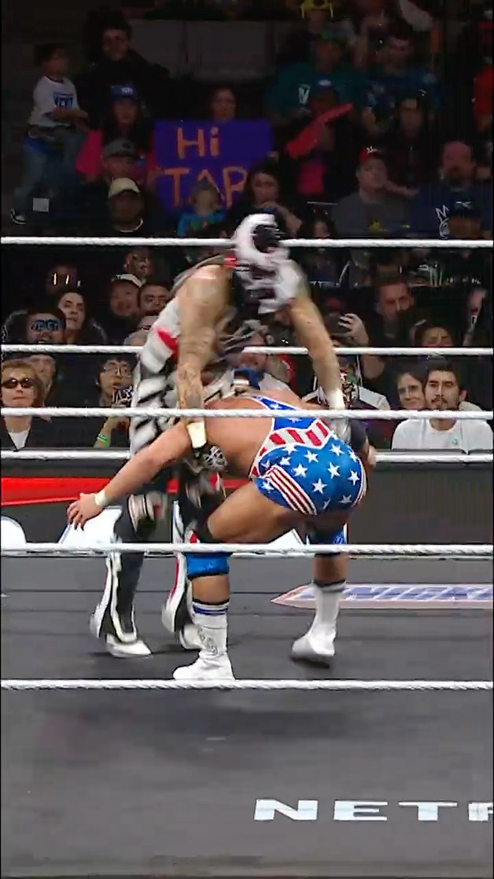 Penta is just built different ?‍? #RawOnNetflix #WWERaw