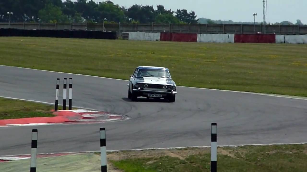 Triumph Stag at Snetterton 3