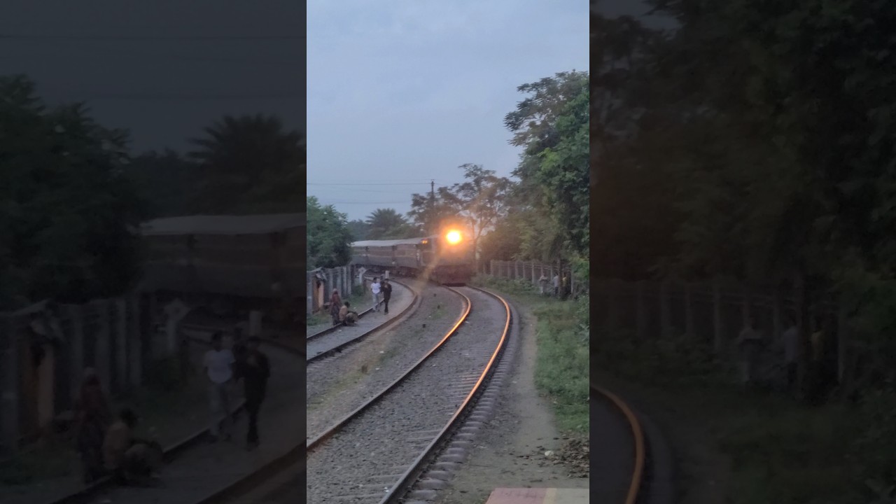 A kind of train going moment. Really nice train scene. 