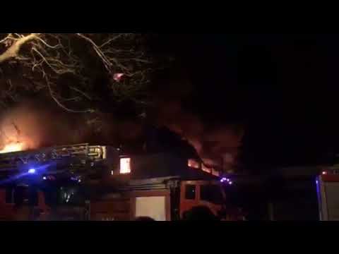 ვაგზალზე ბაზრობა იწვის