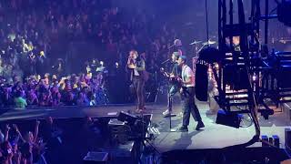 Who Do You Love - Chainsmokers & 5SOS (WWJ Tour Toronto) HD