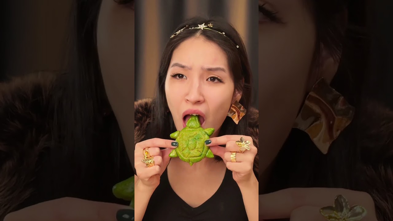 Poor BF vs Rich GF eating turtle 😛🐢