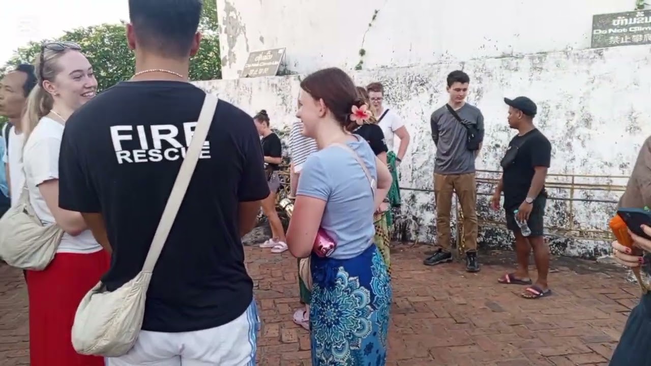 เที่ยวหลวงพระบางลองเรือนั่งรถไฟลาวจีน