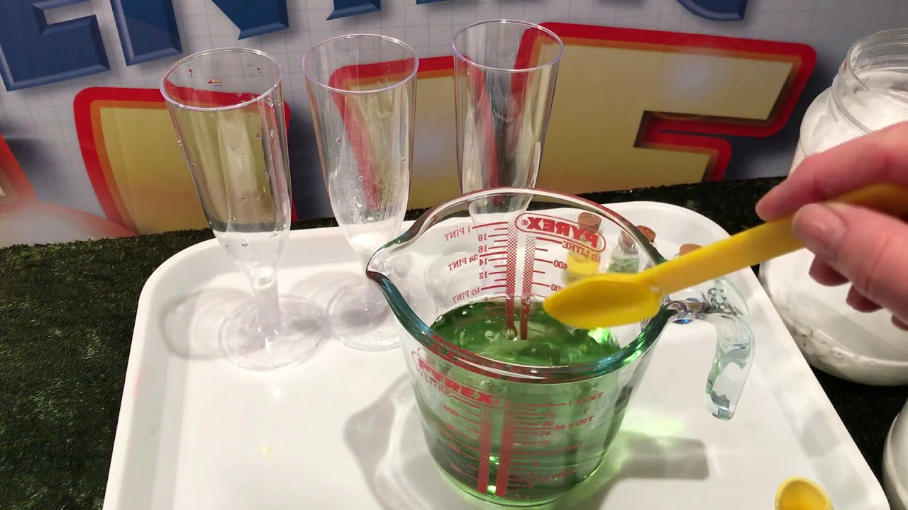 Colour changing bubble bath