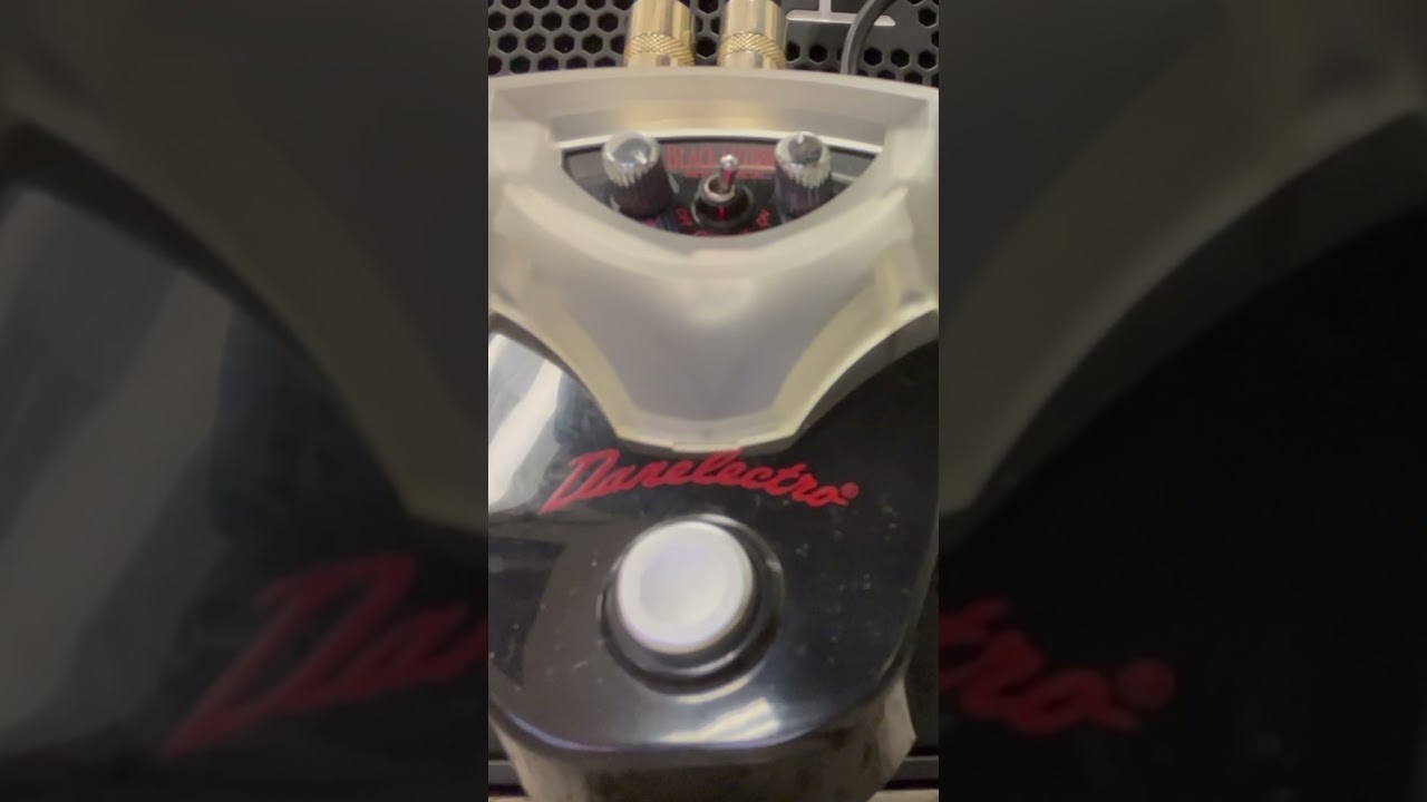Danelectro Black Licorice suboctave fuzz pedal - Rage Against the Machine guitar riffs