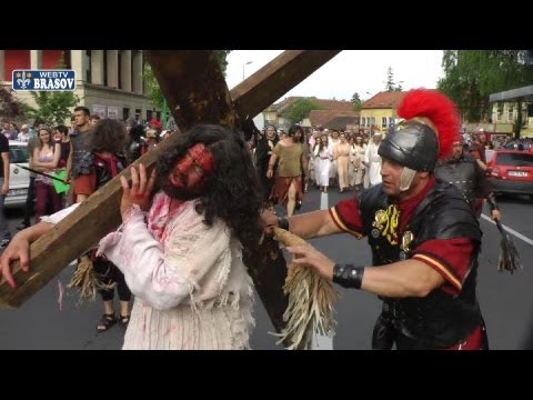 Drumul Crucii refacut in Joia Mare la Brasov