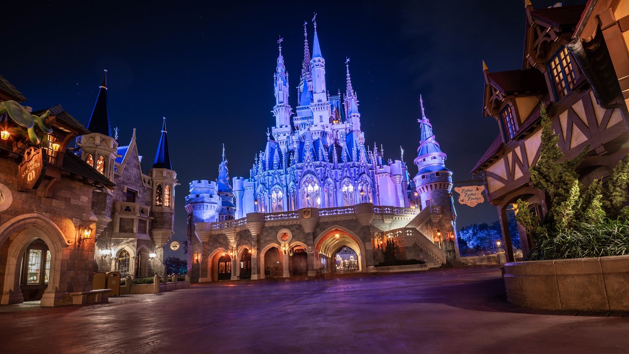 Cinderella Castle Night Ambience | Quiet Park Atmosphere & Relaxing Music