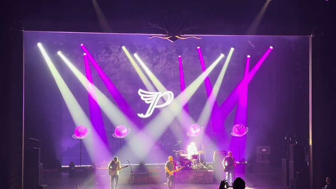 Pixies live Las Vegas, Bossanova album minus Havalina