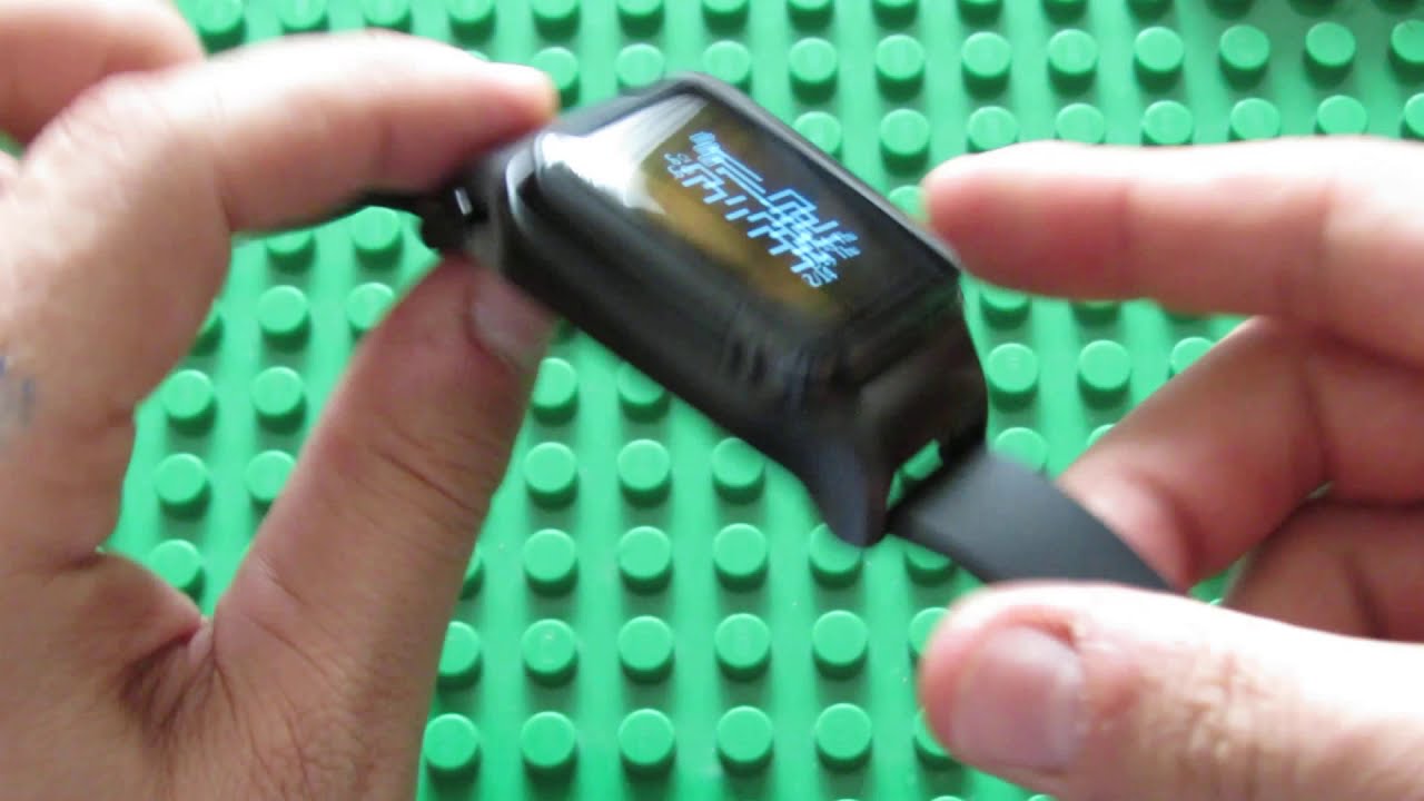 Turning on / off Uwell Amulet Pod System Kit