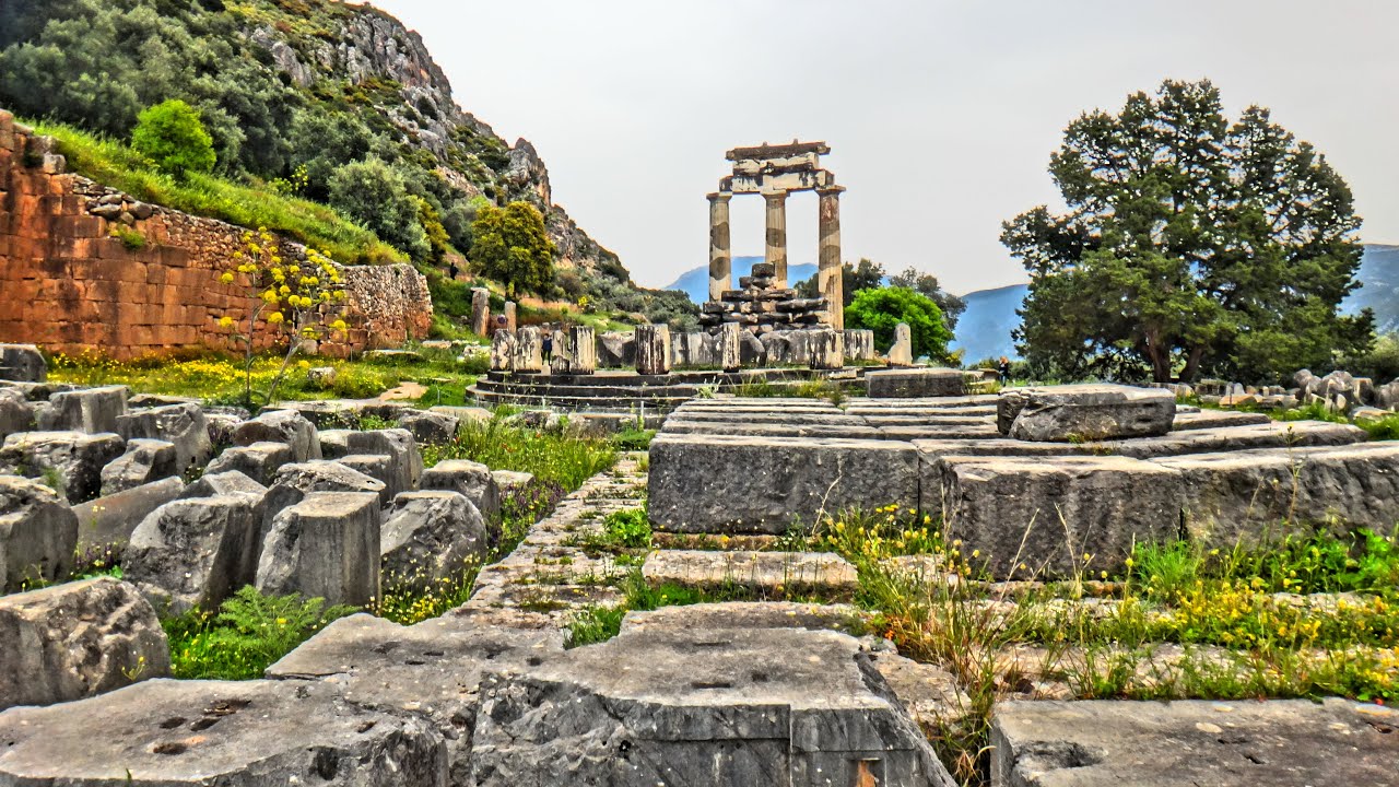 The sanctuary of Delphi ..  Το ιερό των Δελφών..