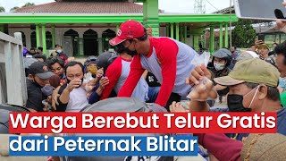 Warga Berebut Telur Gratis dari Peternak Blitar
