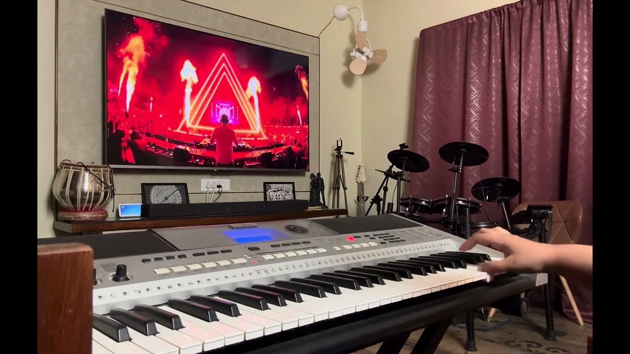 Alex Ferrari - Bara Bara Bere Bere (Official Afro House Remix)🎹🙂