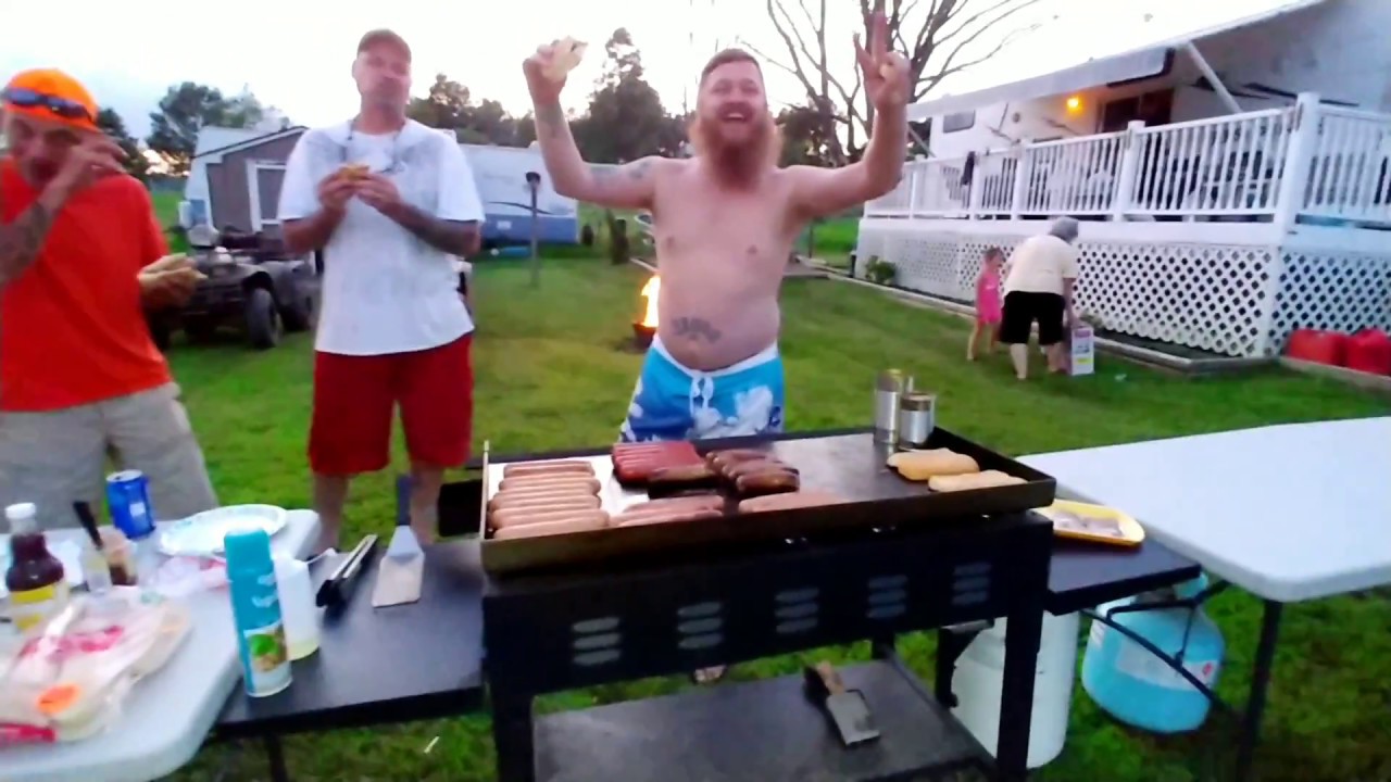 Camping trip - Johnsonville Queso Brat review 