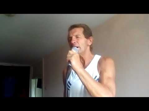 поёт Милейко Сергей Зеркалом блестит река