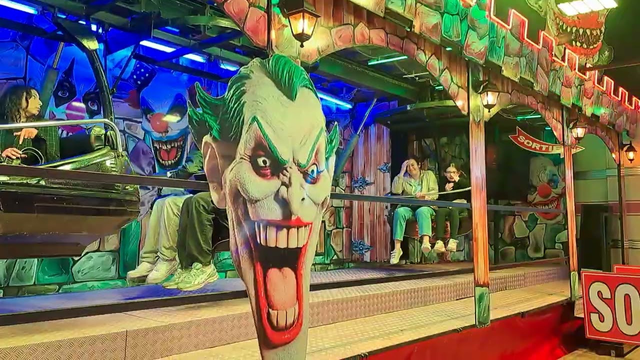 la fête foraine de liège octobre 2024 le musée des horreurs.