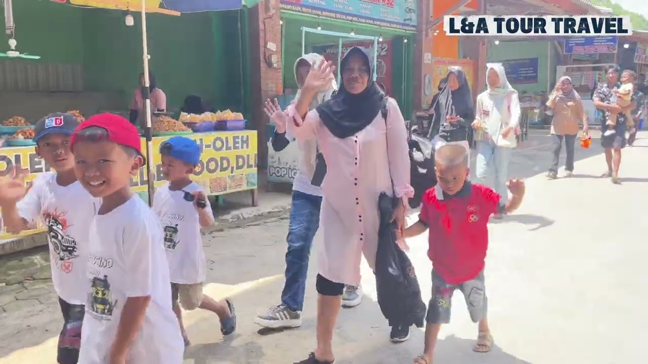 Keluarga besar Trah PARTORUBI Piknik Goes To Yogyakarta with L&A TOUR TRAVEL 